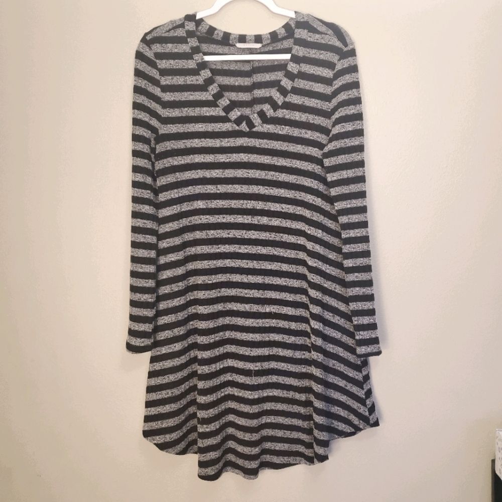 Entro Striped Swing Dress V Neck Long Sleeve Black Gray Boho Trapeze Dress Large